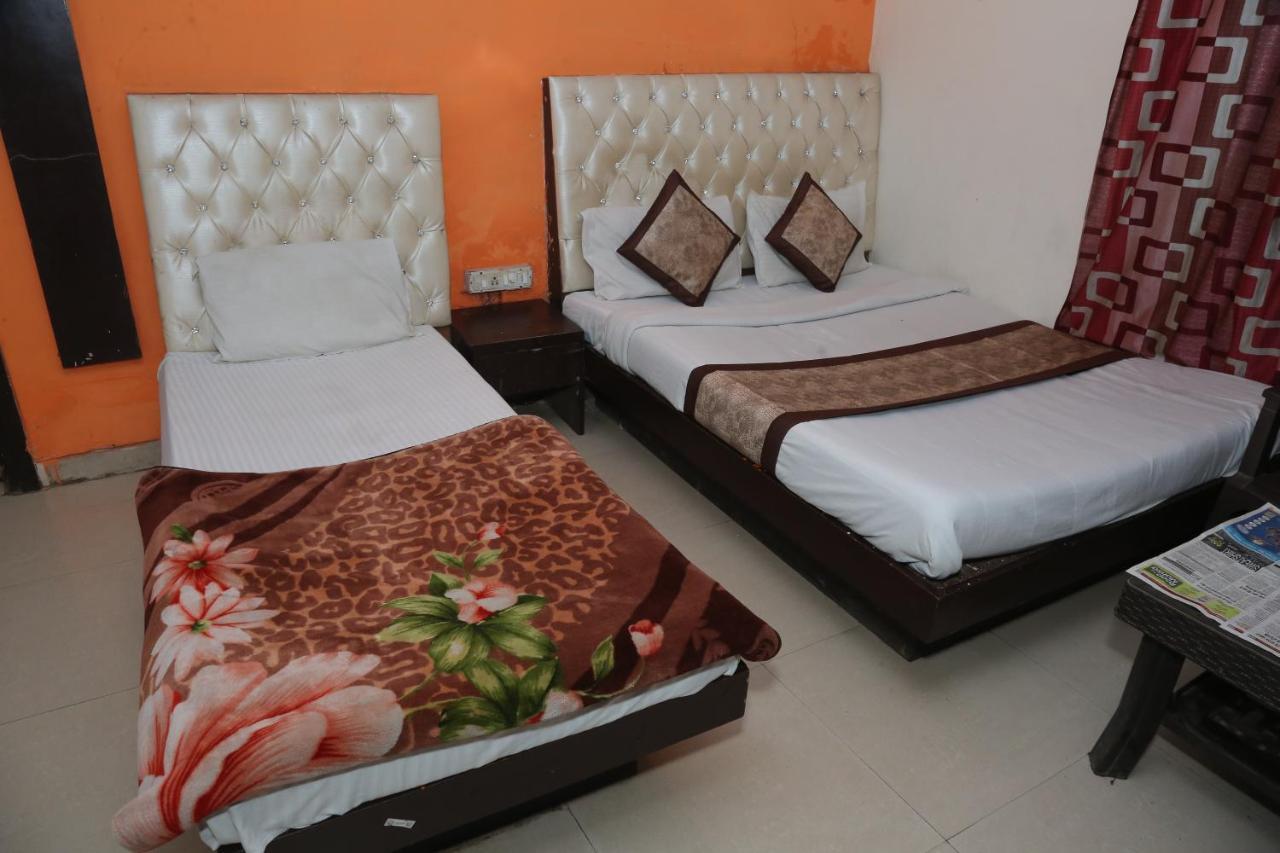 Aura Deluxe Hotel