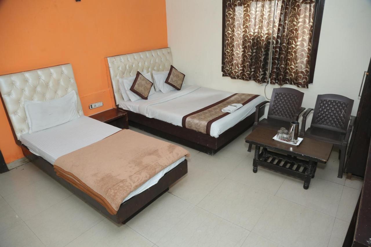Hotel Aura Deluxe