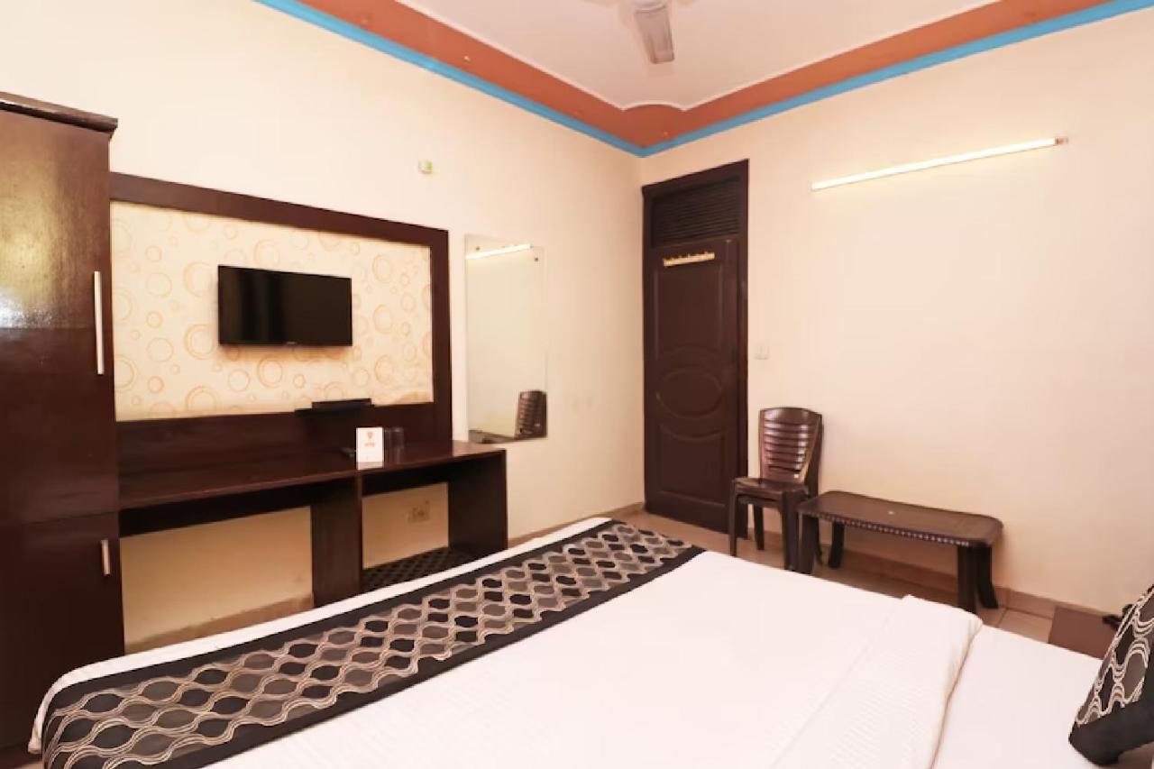Hotel Aura Deluxe